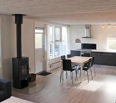 Πάρκο διακοπών Marielyst Three-bedroom 03