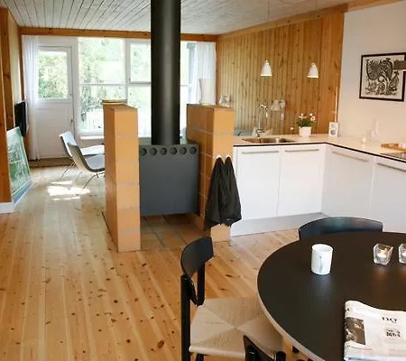 Marielyst Three-bedroom 03 *