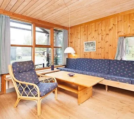 Marielyst Three-bedroom 03 *