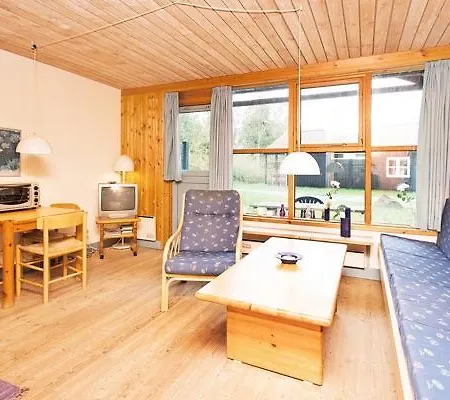 Marielyst Three-bedroom 03 * Bøtø By